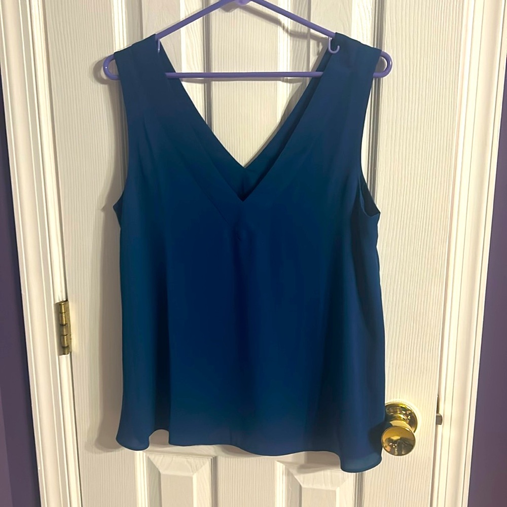 NWOT Size M teal blouse